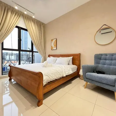Trion Kl Queen Service Home Kuala Lumpur Exterior photo
